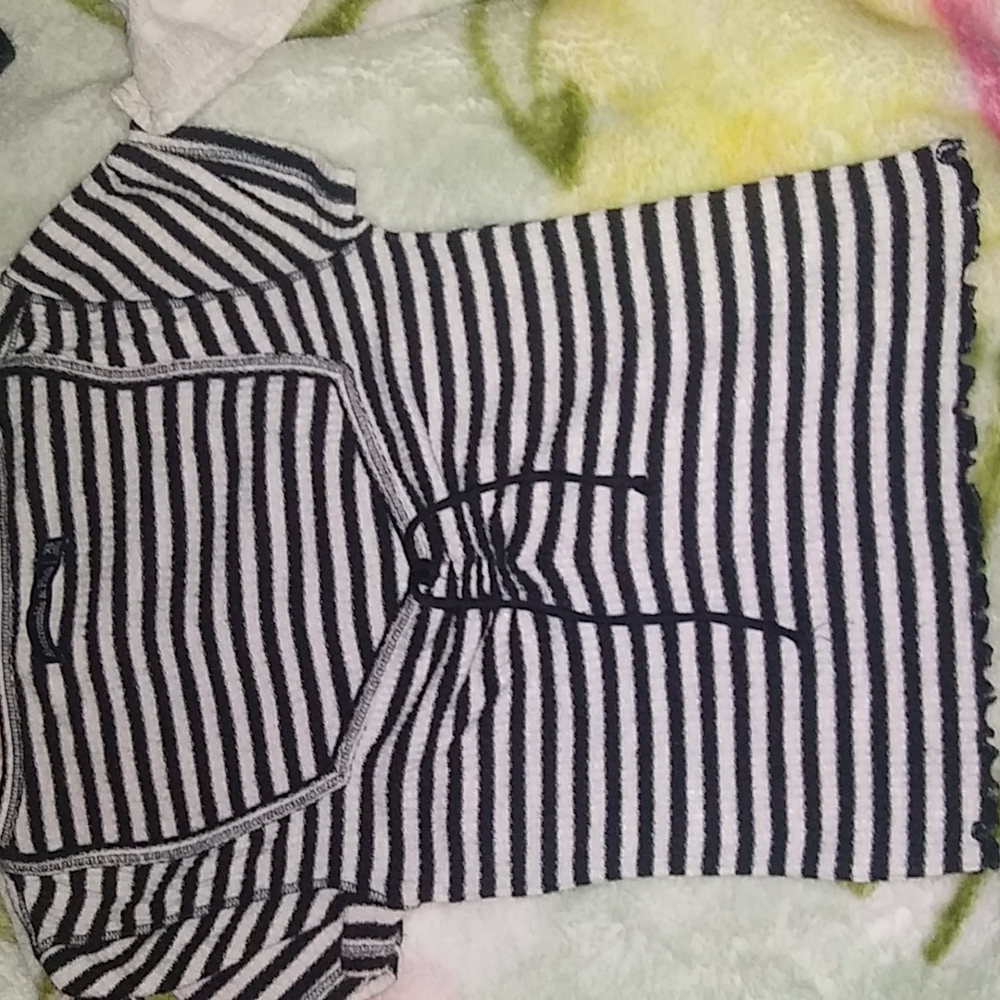 Hollister t